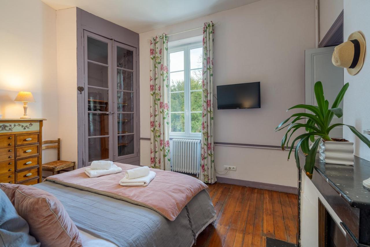 Bed and Breakfast H De Surgères Exterior foto